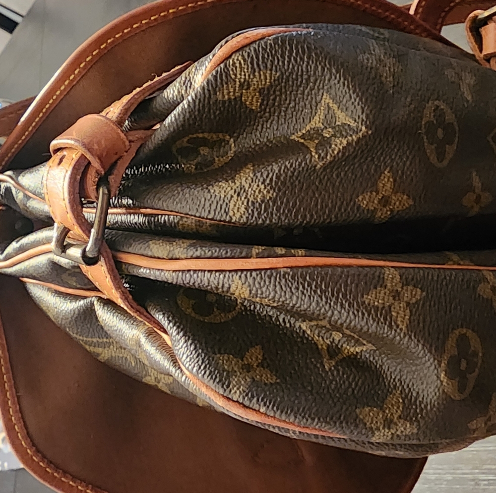 Louis Vuitton Brown Monogram Crossbody Hobo with Tan Vachetta Trim - Picture 6 of 16